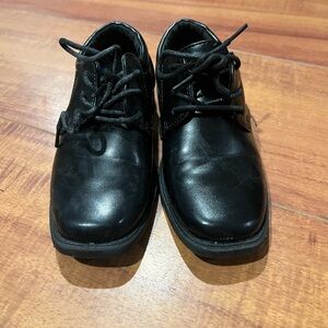 Black dress shoes
